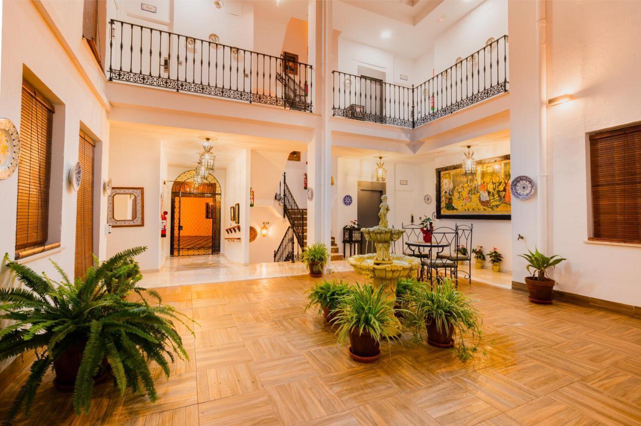 Apartamentos Cruz De San Andres Sevilla Exterior foto