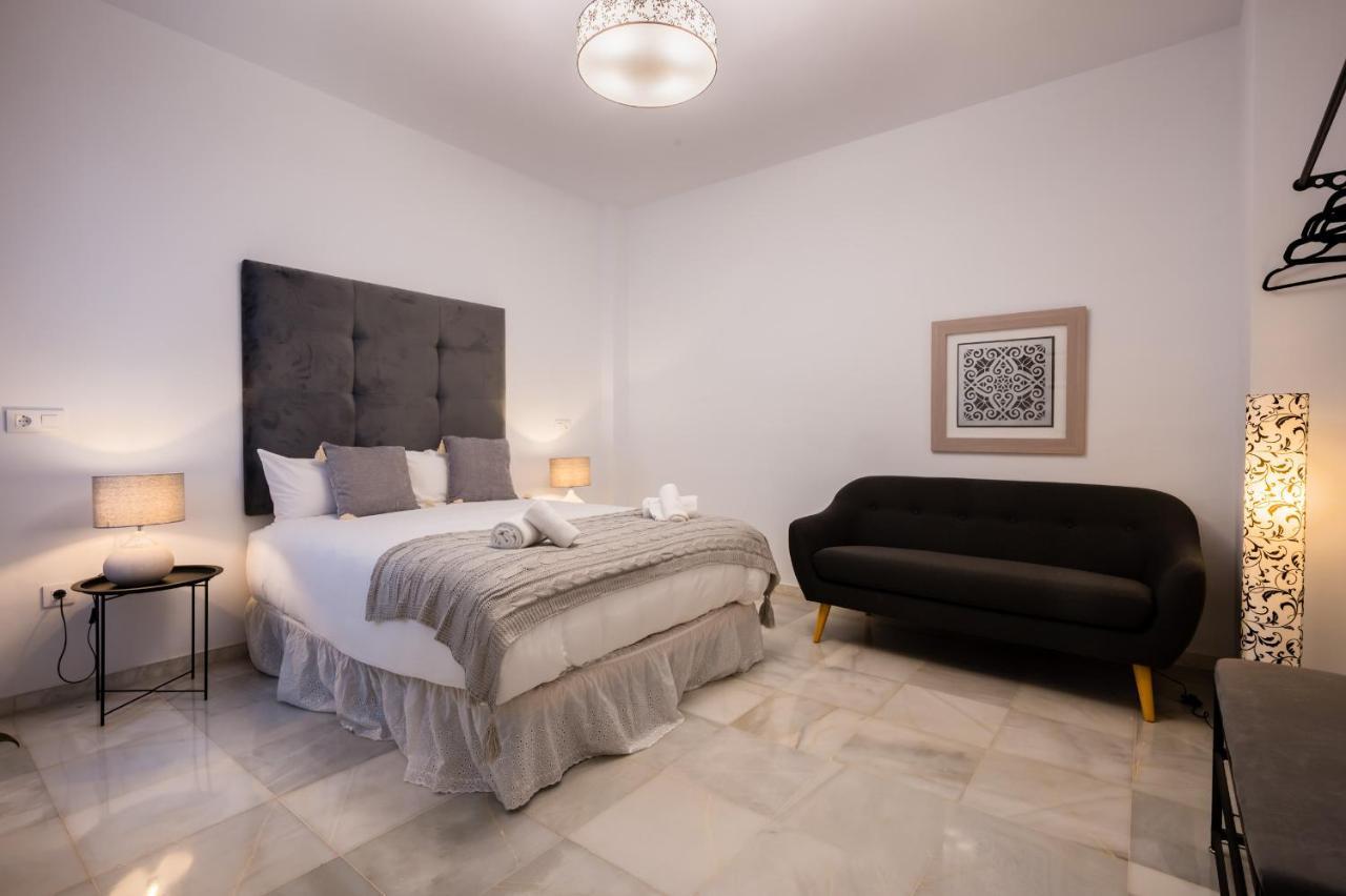 Apartamentos Cruz De San Andres Sevilla Exterior foto