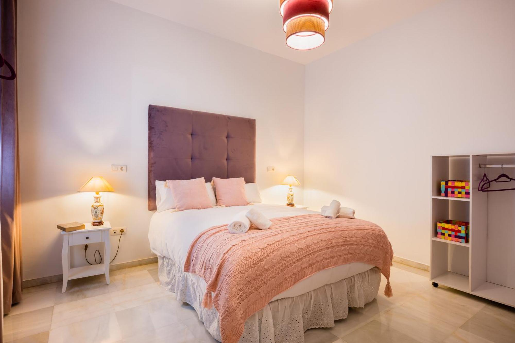 Apartamentos Cruz De San Andres Sevilla Zimmer foto