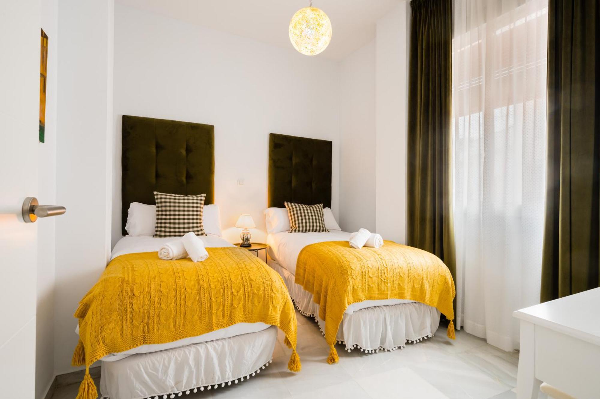 Apartamentos Cruz De San Andres Sevilla Zimmer foto