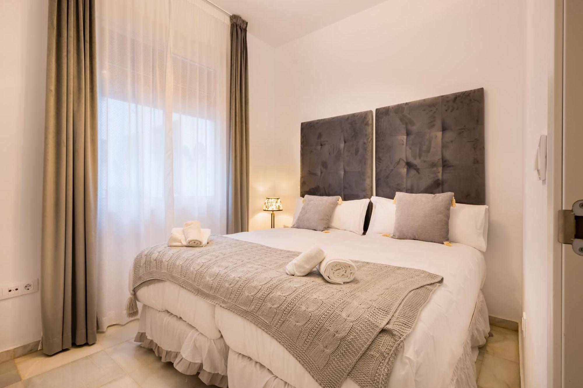 Apartamentos Cruz De San Andres Sevilla Zimmer foto